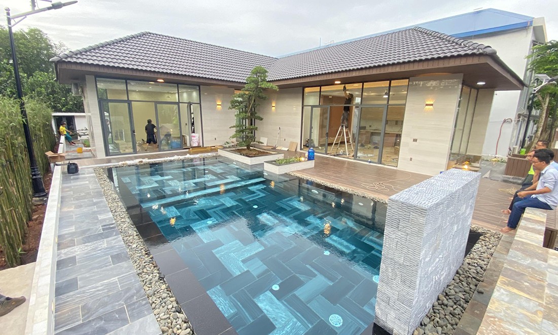 Hồ bơi chú Út - Hắc dịch