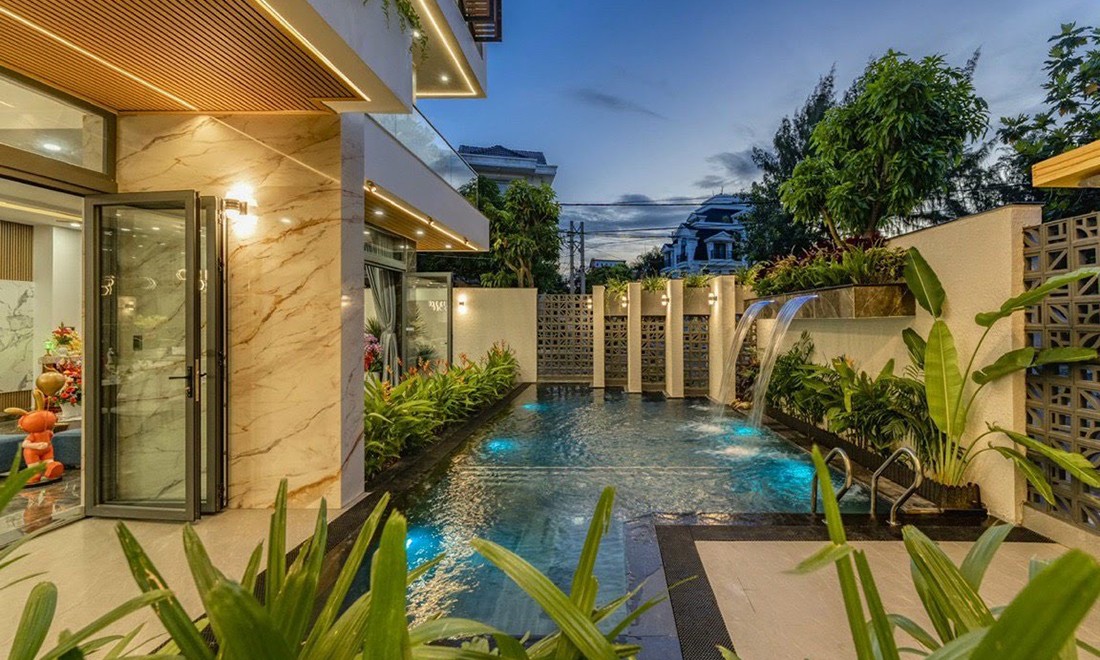 Hồ bơi D12 khu Phương Nam - anh Nguyên